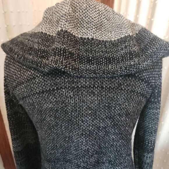 C3 Multiples sweater cardigan with ruffled collar and large buttons - Picture 2 of 11